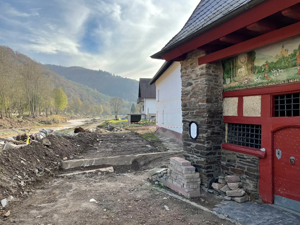 Ein Dorf baut auf 