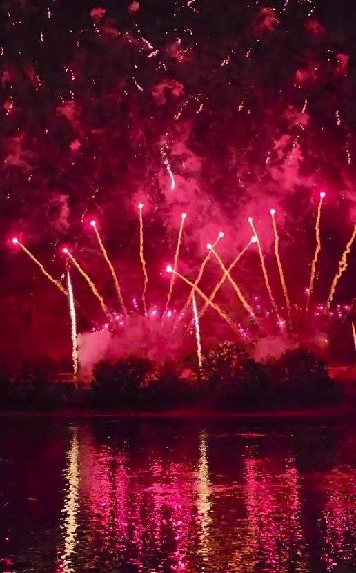 Imposantes Feuerwerk