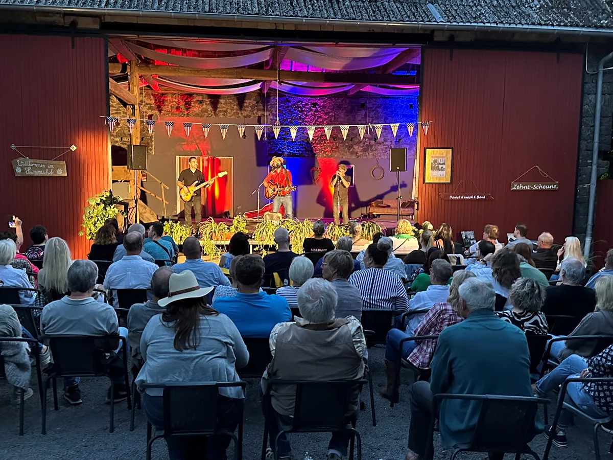 „Sagenhaft Musikalisch“ präsentiert Daniel Kemish & Band