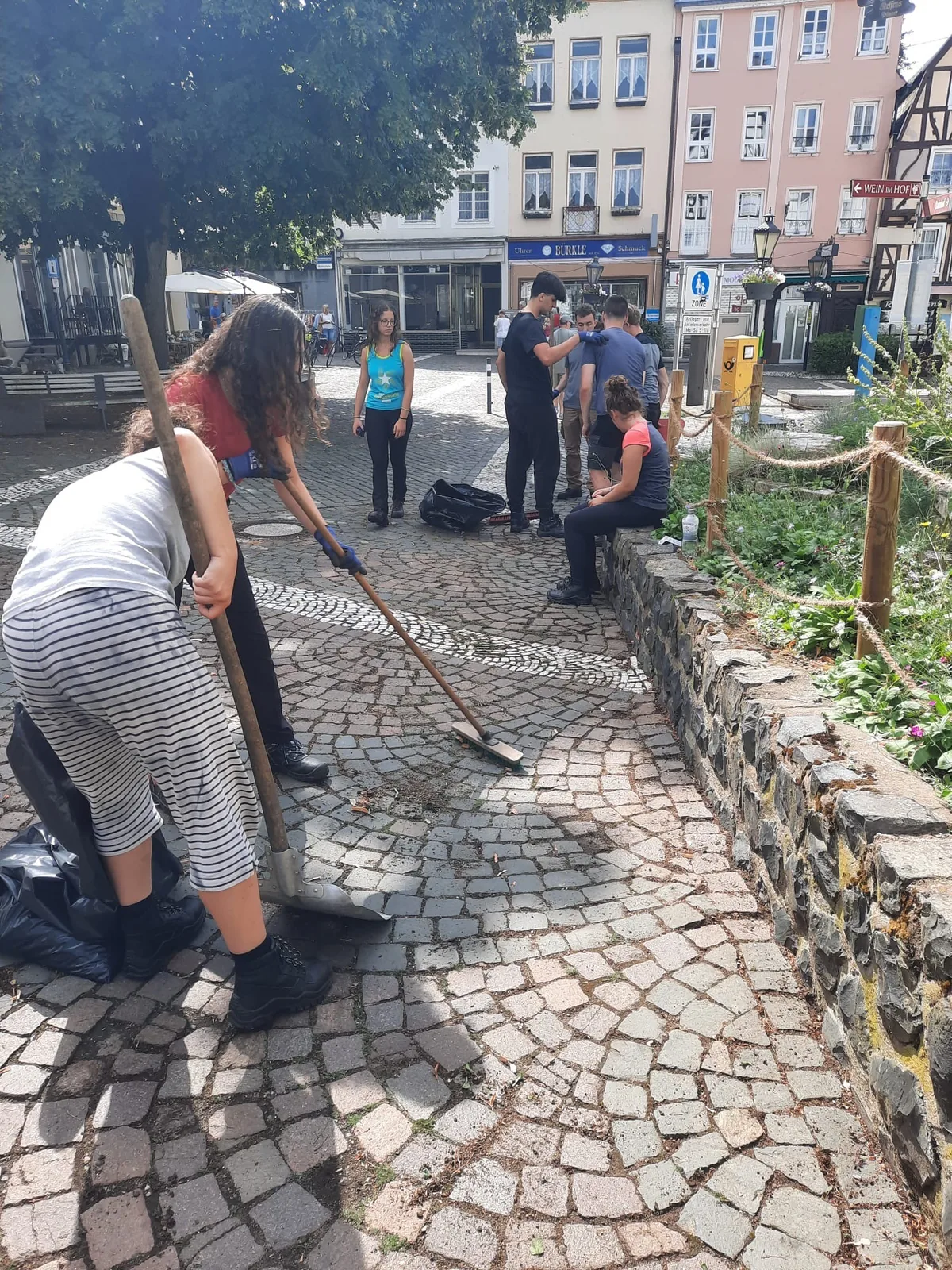 Internationale Hilfe für ein gepflegtes Linz